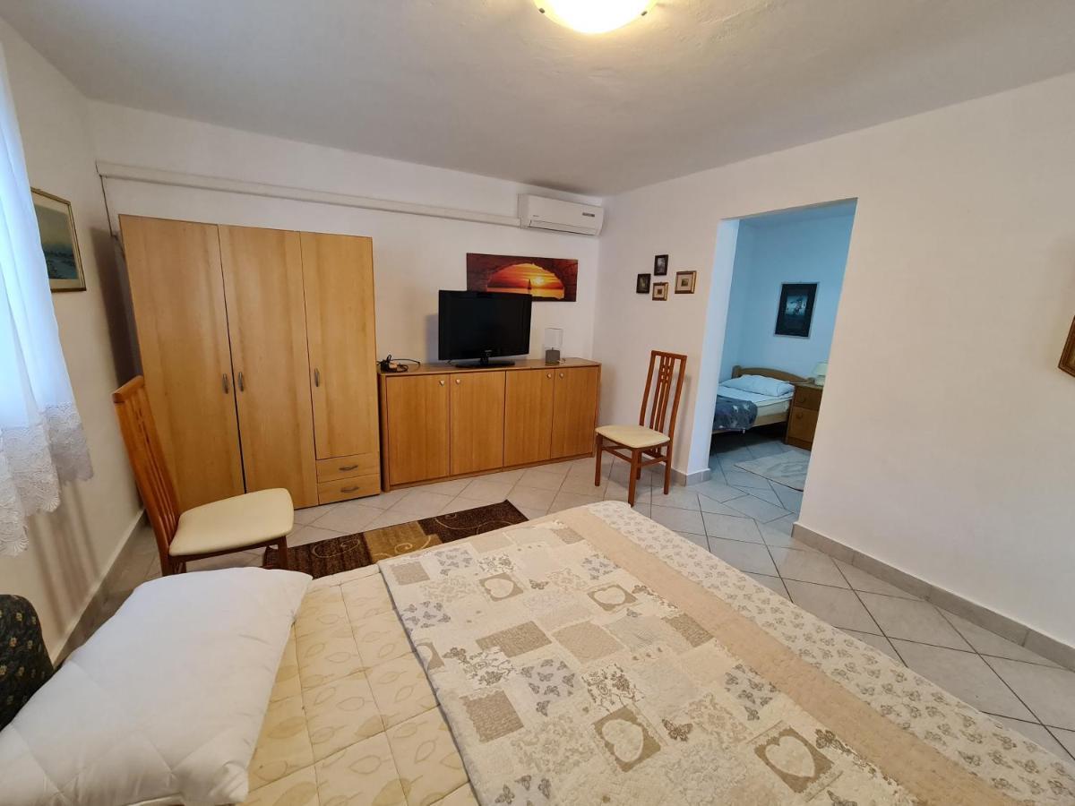 Apartma Pina Appartement Izola Buitenkant foto